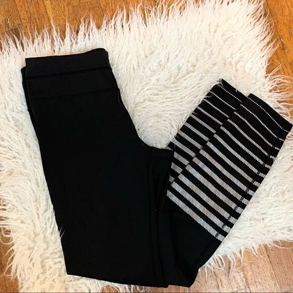 Athleta Sz Medium Black Shine Strip Sonar Leggings - Picture 1 of 6